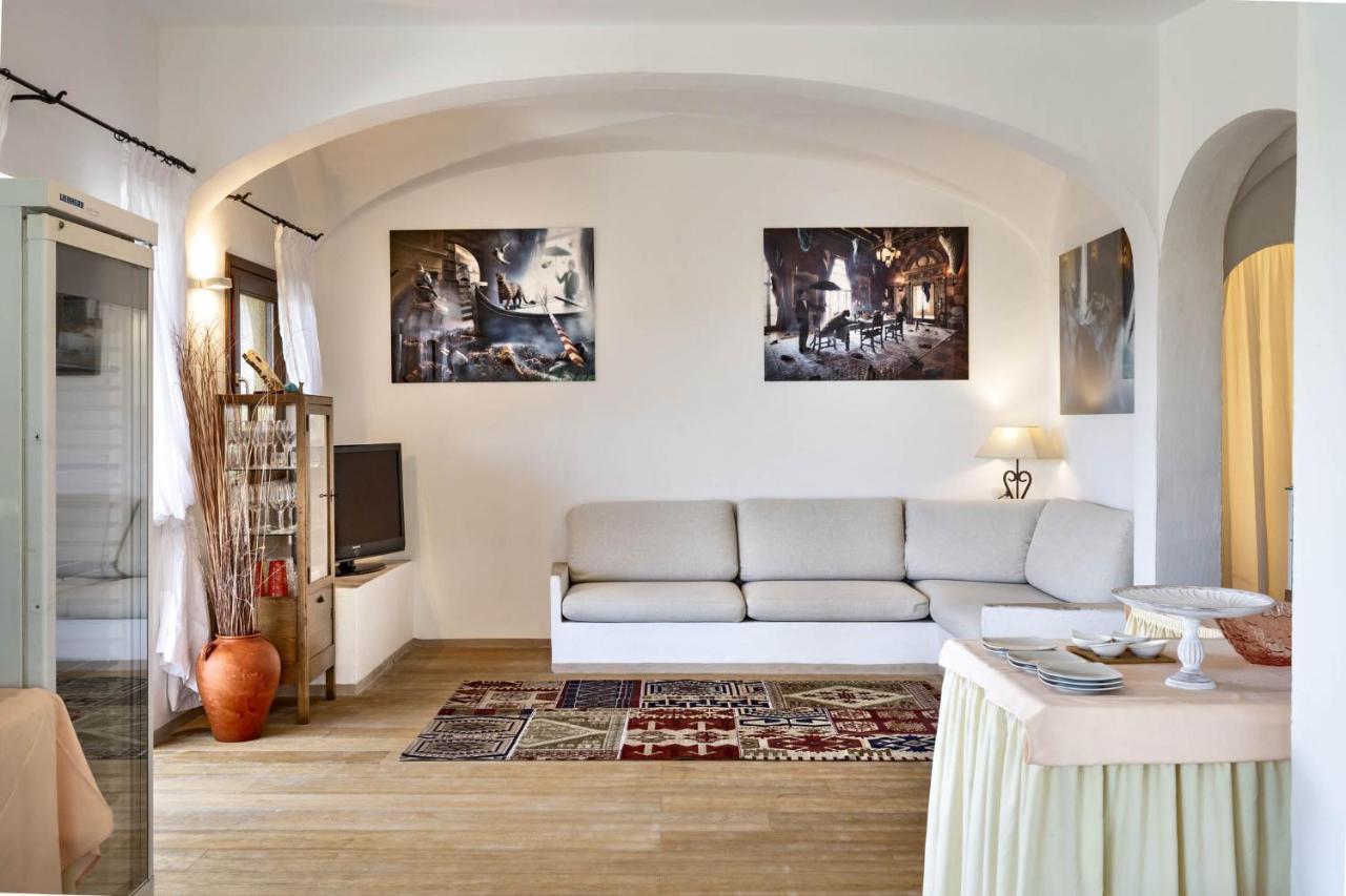 Iconic Luxury Suites Abbiadori Екстериор снимка