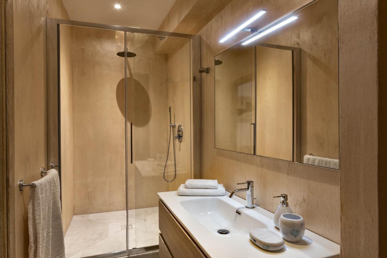 Iconic Luxury Suites Abbiadori Екстериор снимка