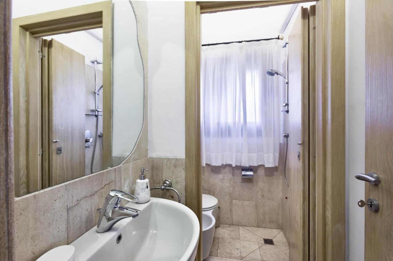 Iconic Luxury Suites Abbiadori Екстериор снимка